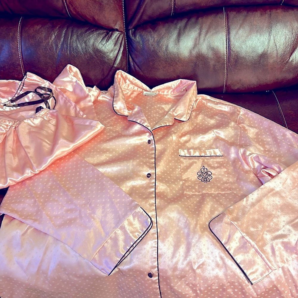 Kathryn long sleeve pajama top and bottoms with drawstring on pants . Pink -  3X